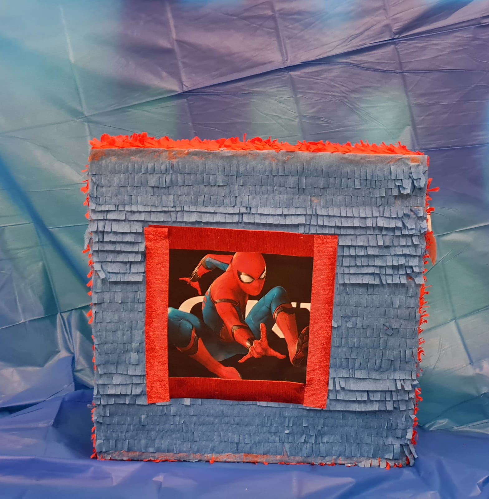 Variatas Square Spiderman Piñata