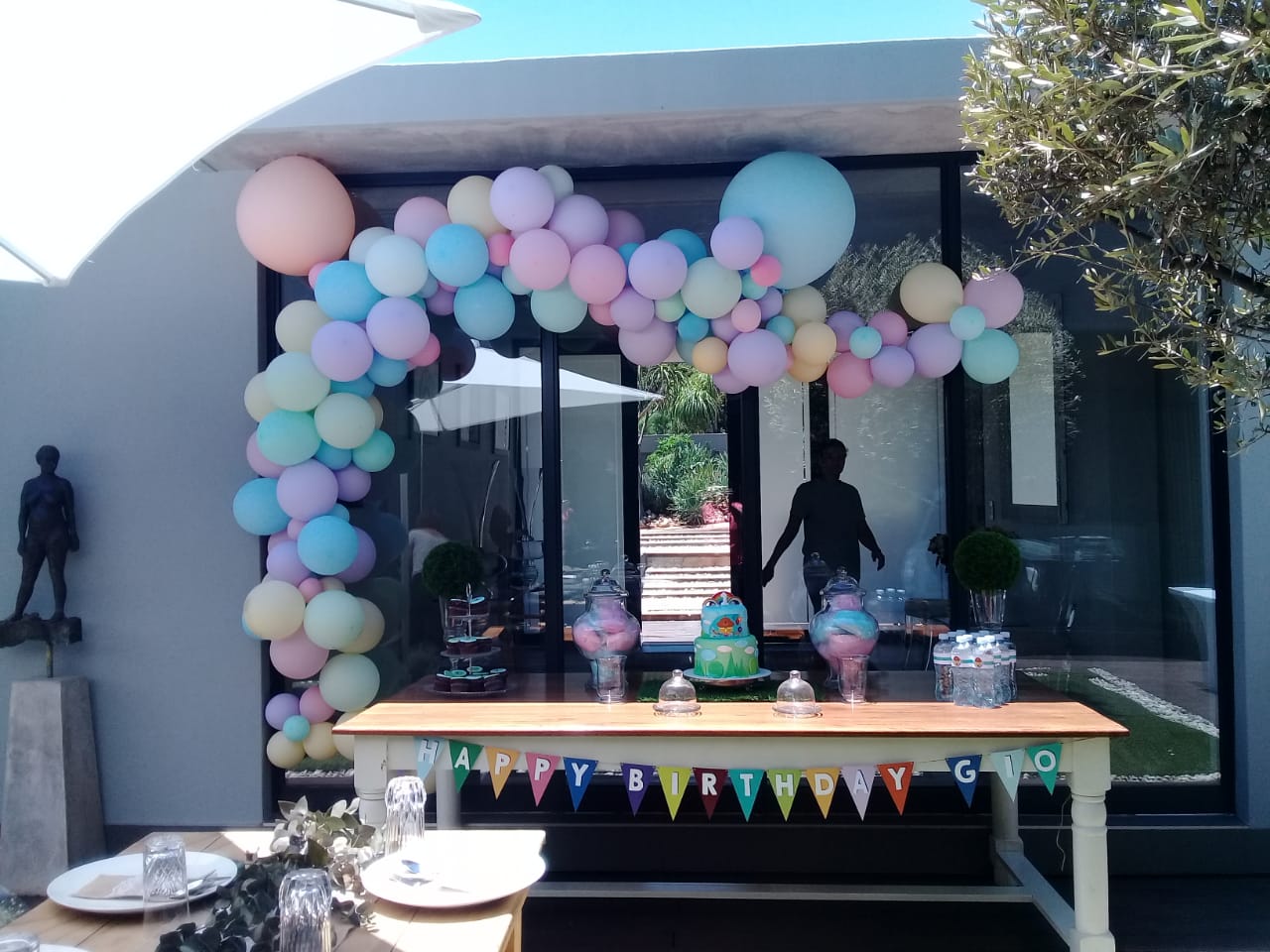 Variatas 2.5 metre Pastel Colour Garland with 36inch balloons